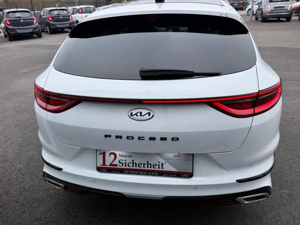 Kia pro cee'd GT*PANO*NAVI*LED*CAM*PDC*SHZ*APPLE CAR 03/2019-photo-2