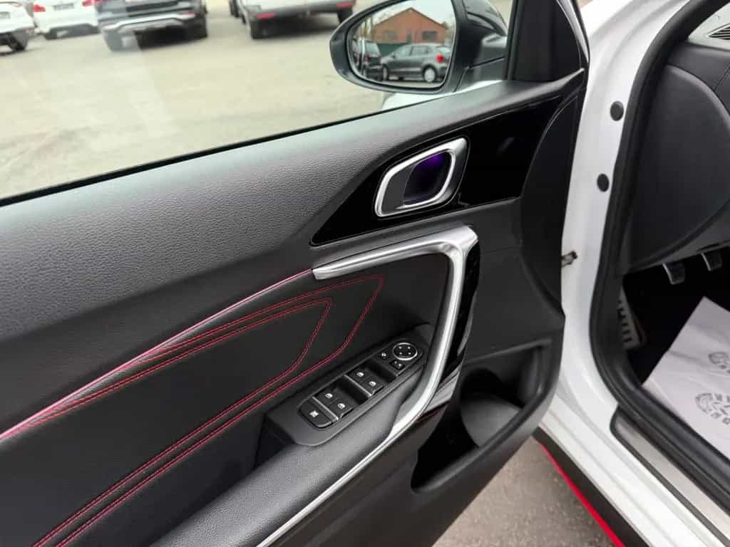 Kia pro cee'd GT*PANO*NAVI*LED*CAM*PDC*SHZ*APPLE CAR 03/2019-photo-8