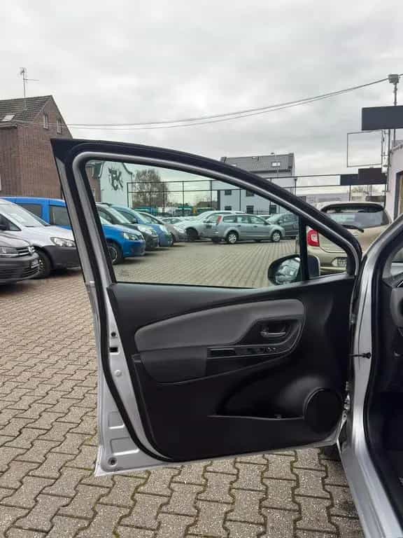Toyota Yaris 1.5 *1.HAND*KAMERA*SPURSYSTEM* 05/2019-photo-11