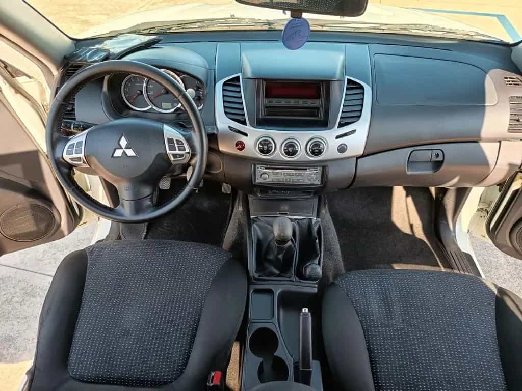 Mitsubishi L200 2.5 DI-D/178CV DC Intense Plus D 04/2014-photo-9