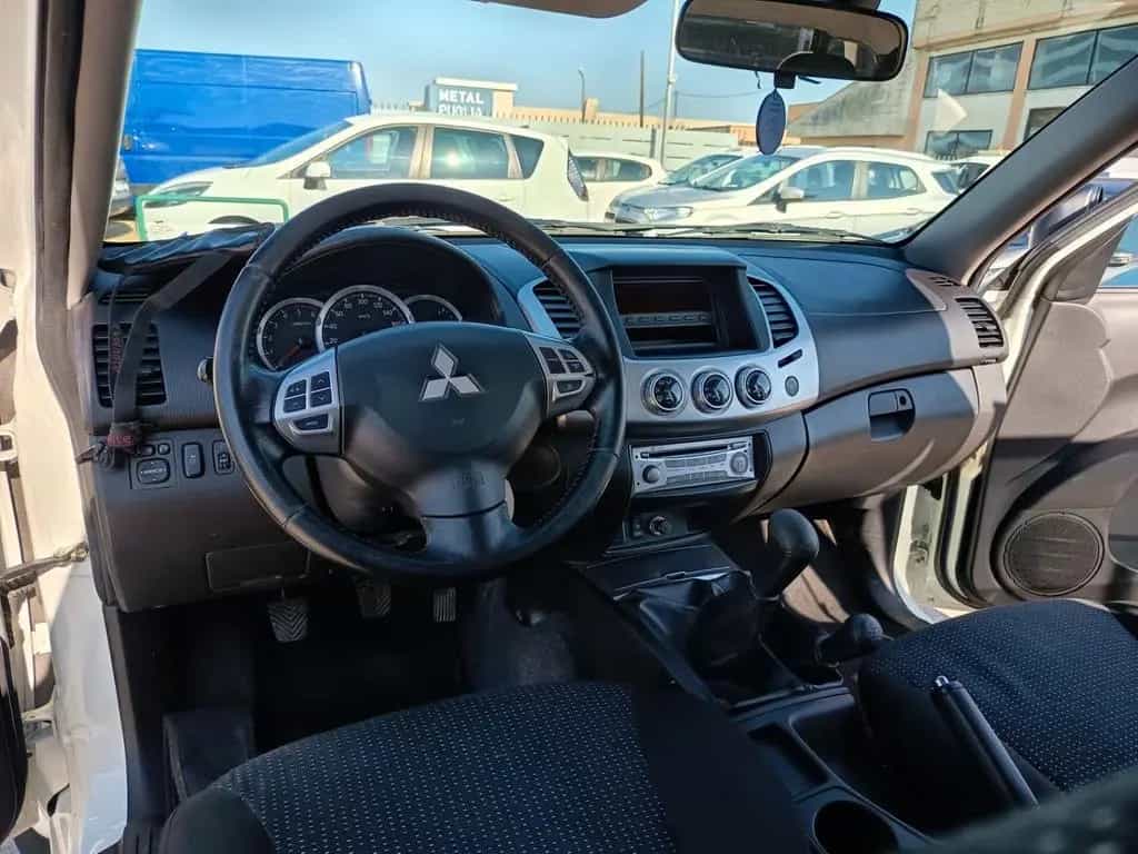 Mitsubishi L200 2.5 DI-D/178CV DC Intense Plus D 04/2014-photo-12