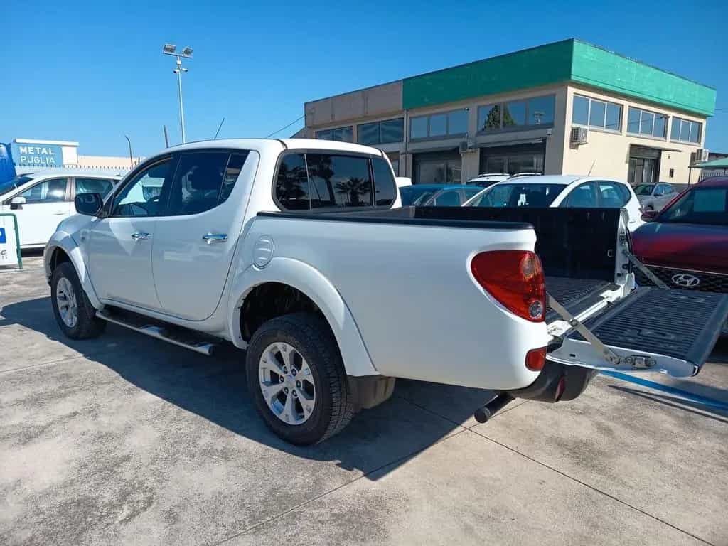 Mitsubishi L200 2.5 DI-D/178CV DC Intense Plus D 04/2014-photo-5
