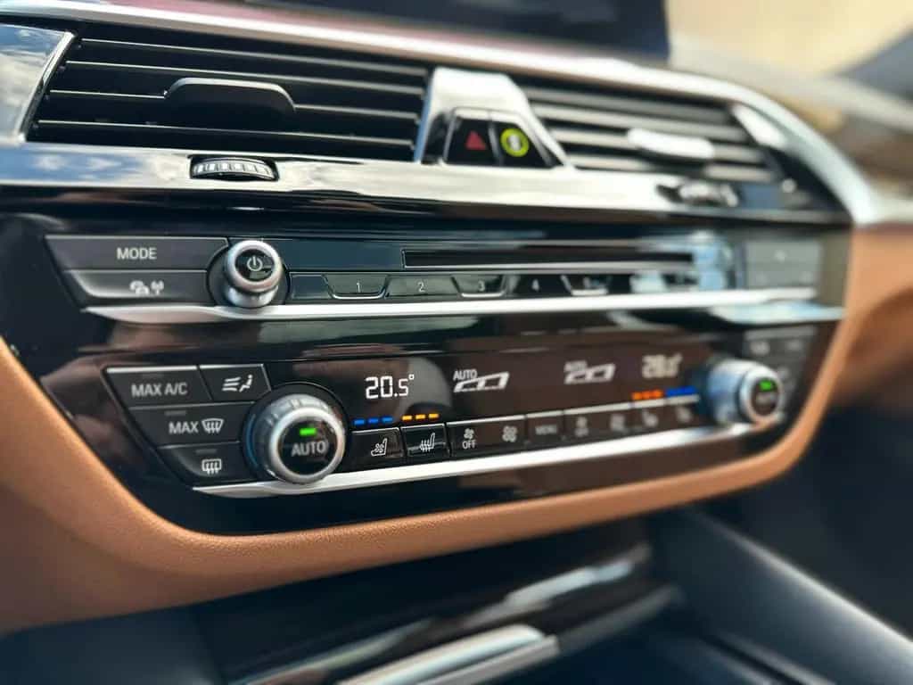 BMW 5 Series Sport DIGITACHO PANO ACC 360° SITZKLIMA 06/2019-photo-18