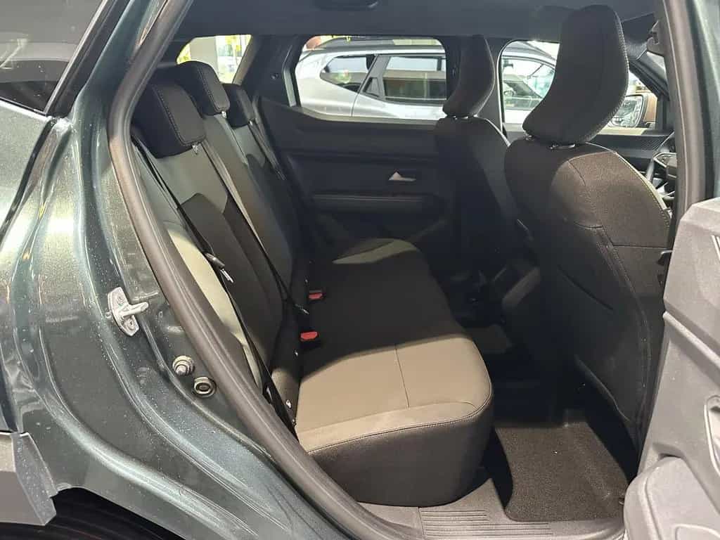 Dacia Duster mild hybrid 140PS Neuer Extreme 03/2026-photo-11
