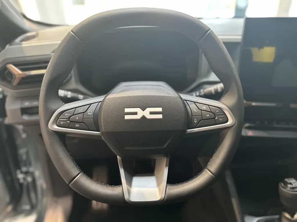 Dacia Duster mild hybrid 140PS Neuer Extreme 03/2026-photo-32