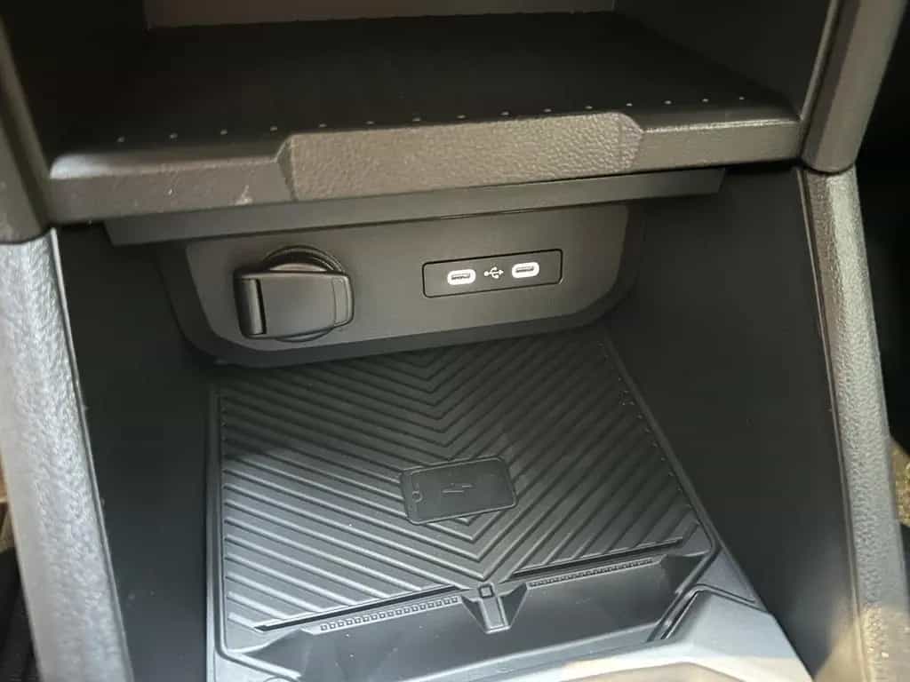 Dacia Duster mild hybrid 140PS Neuer Extreme 03/2026-photo-44