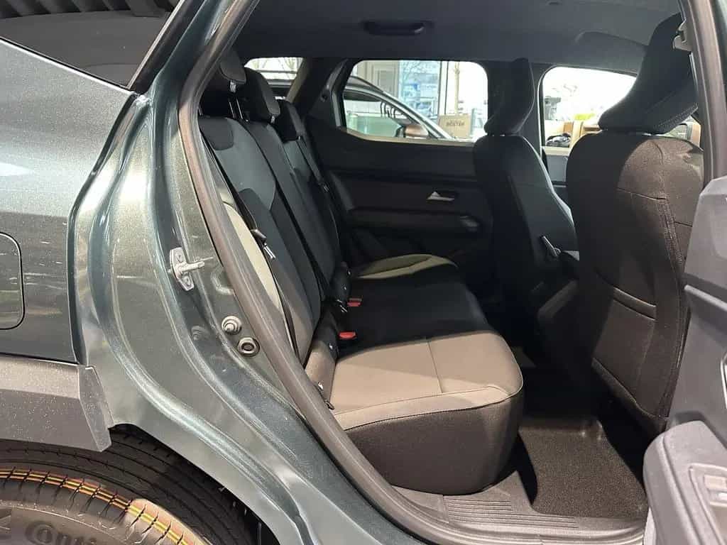 Dacia Duster mild hybrid 140PS Extreme 03/2026-photo-11