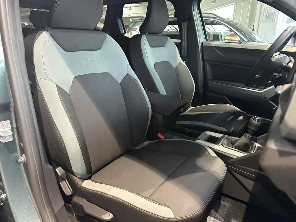Dacia Duster mild hybrid 140PS Extreme 03/2026-photo-9