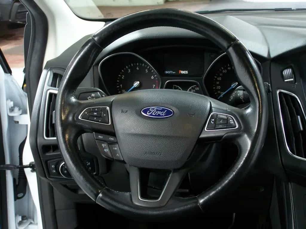 Ford Focus Turnier 1.0 EcoBoost Titanium AUTOM 1.H 04/2018-photo-7