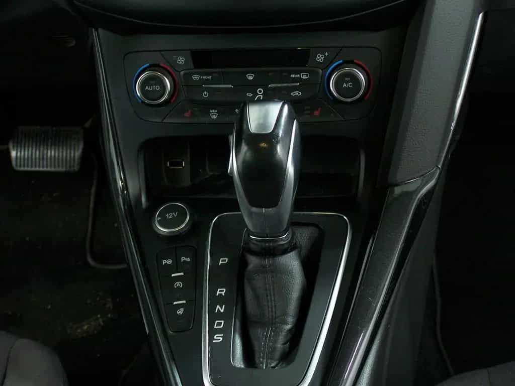 Ford Focus Turnier 1.0 EcoBoost Titanium AUTOM 1.H 04/2018-photo-9