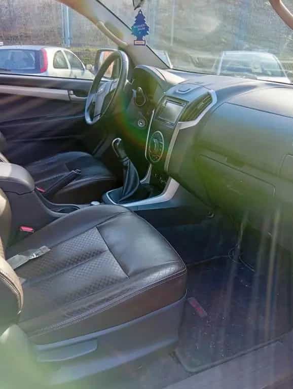 Isuzu D-Max 09/2014-photo-10
