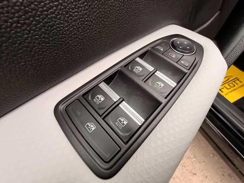 Renault Captur II Edition One*Aut*SitzH*Navi*F1* TÜV NEU 03/2021-photo-9