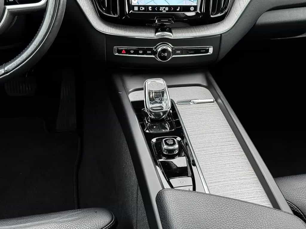 Volvo XC60 Inscription 2WD B4 Diesel EU6d AD El. Panod 10/2021-photo-9