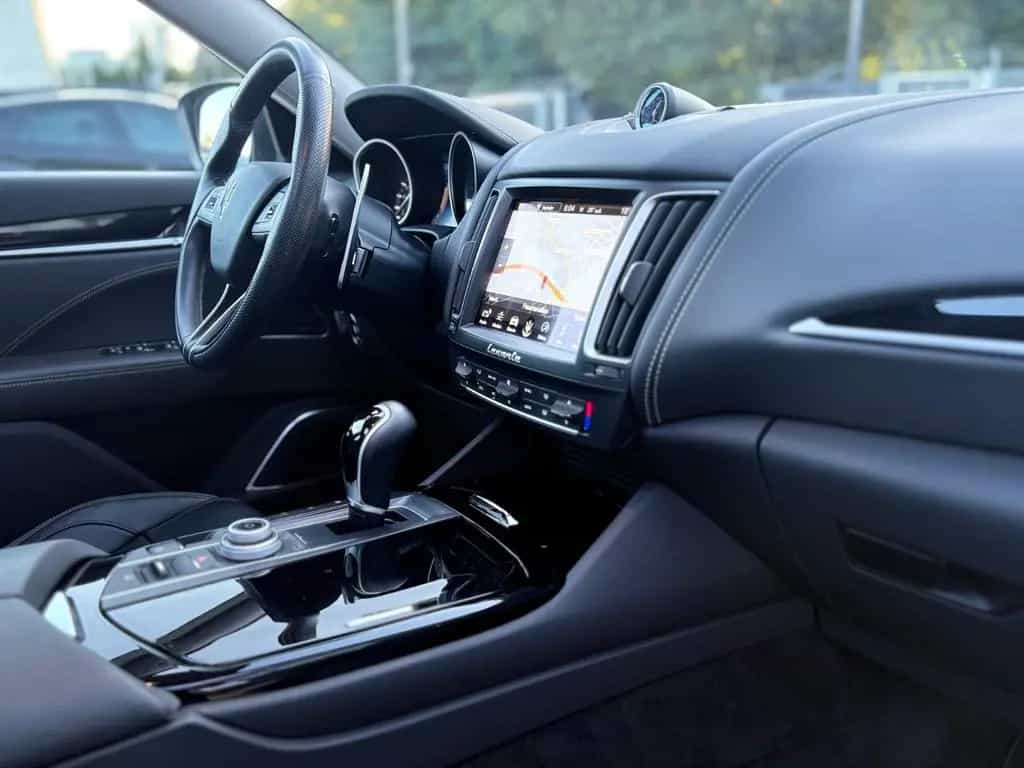 Maserati Levante GRANSPORT Q4 *LED*PANO*LUFT*VOLL* 06/2018-photo-17