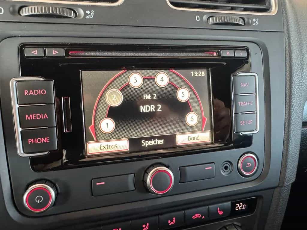 Volkswagen Golf 6 Cabrio 2.0 TDI | Navi | Bi-Xenon | AHK 03/2015-photo-9