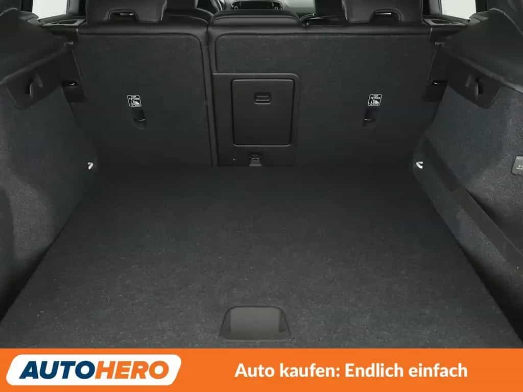 Volvo XC40 2.0 T4 R-Design AWD Aut.*NAVI*LED*TEMPO*CAM 02/2019-photo-17