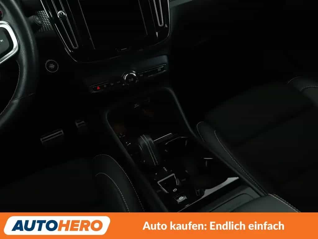 Volvo XC40 2.0 T4 R-Design AWD Aut.*NAVI*LED*TEMPO*CAM 02/2019-photo-20