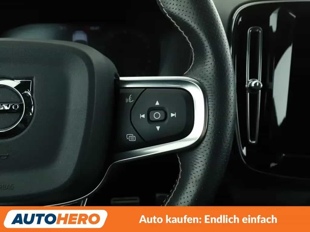 Volvo XC40 2.0 T4 R-Design AWD Aut.*NAVI*LED*TEMPO*CAM 02/2019-photo-22