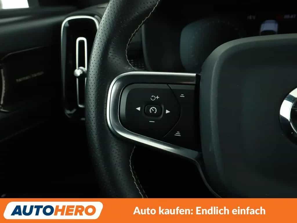 Volvo XC40 2.0 T4 R-Design AWD Aut.*NAVI*LED*TEMPO*CAM 02/2019-photo-23