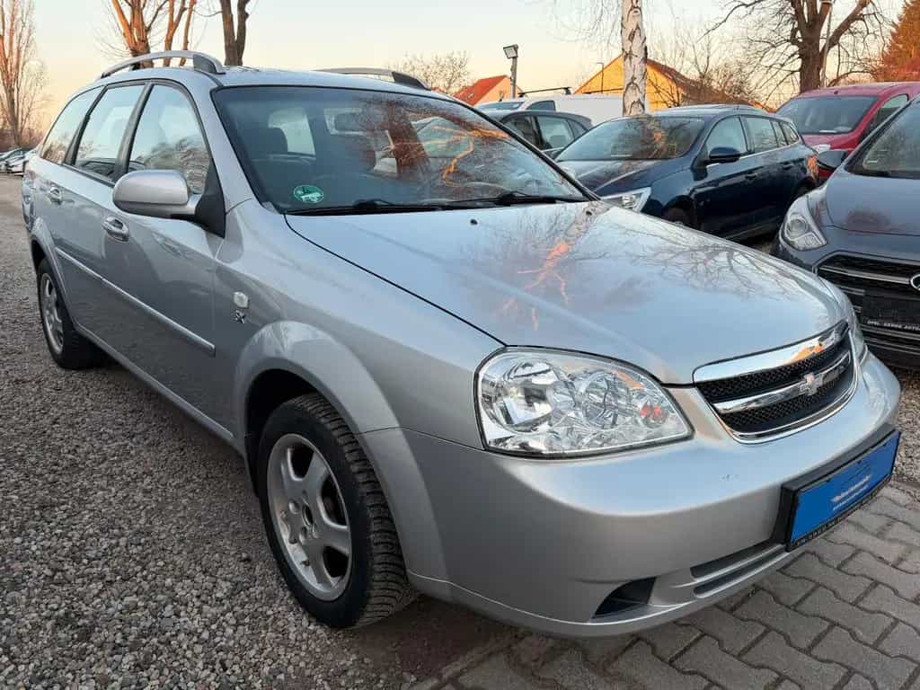 Chevrolet Nubira Wagon SE*2.HD*Klima*81.TKM*TÜV NEU 03/2006-photo-1