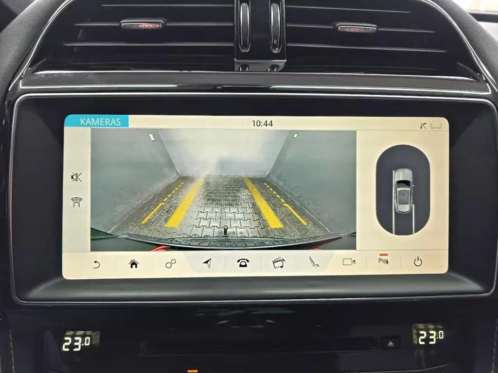 Jaguar F-Pace 20d Chequered Flag AWD, R-KAM, ACC, AHK 09/2020-photo-14