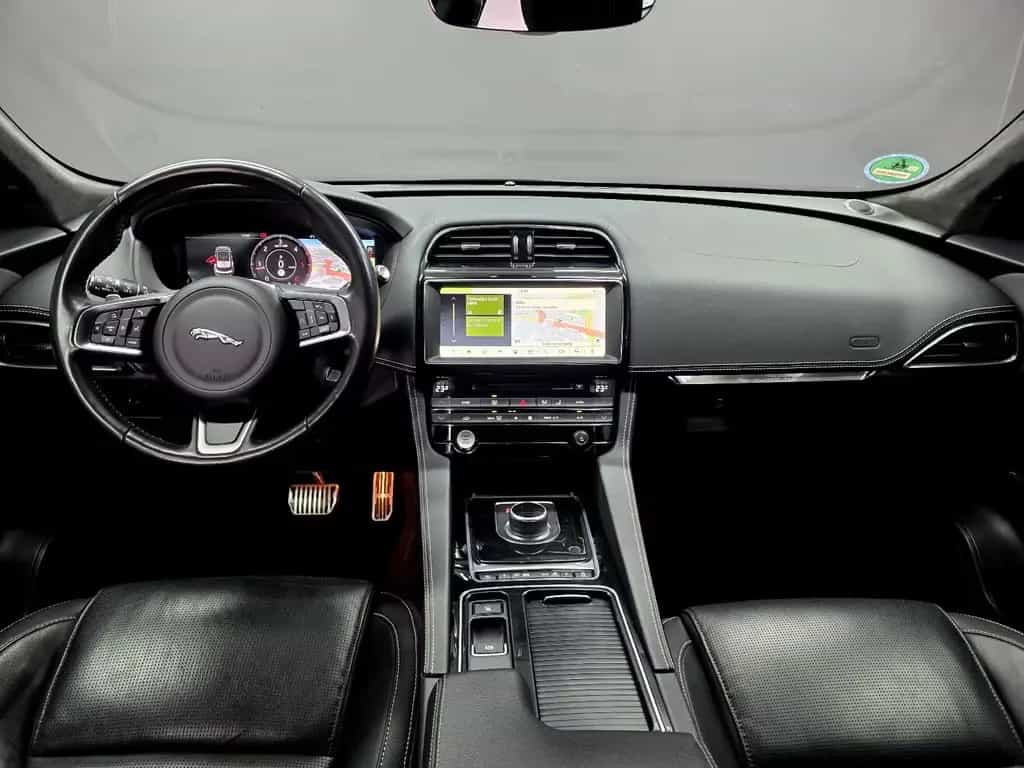Jaguar F-Pace 20d Chequered Flag AWD, R-KAM, ACC, AHK 09/2020-photo-8