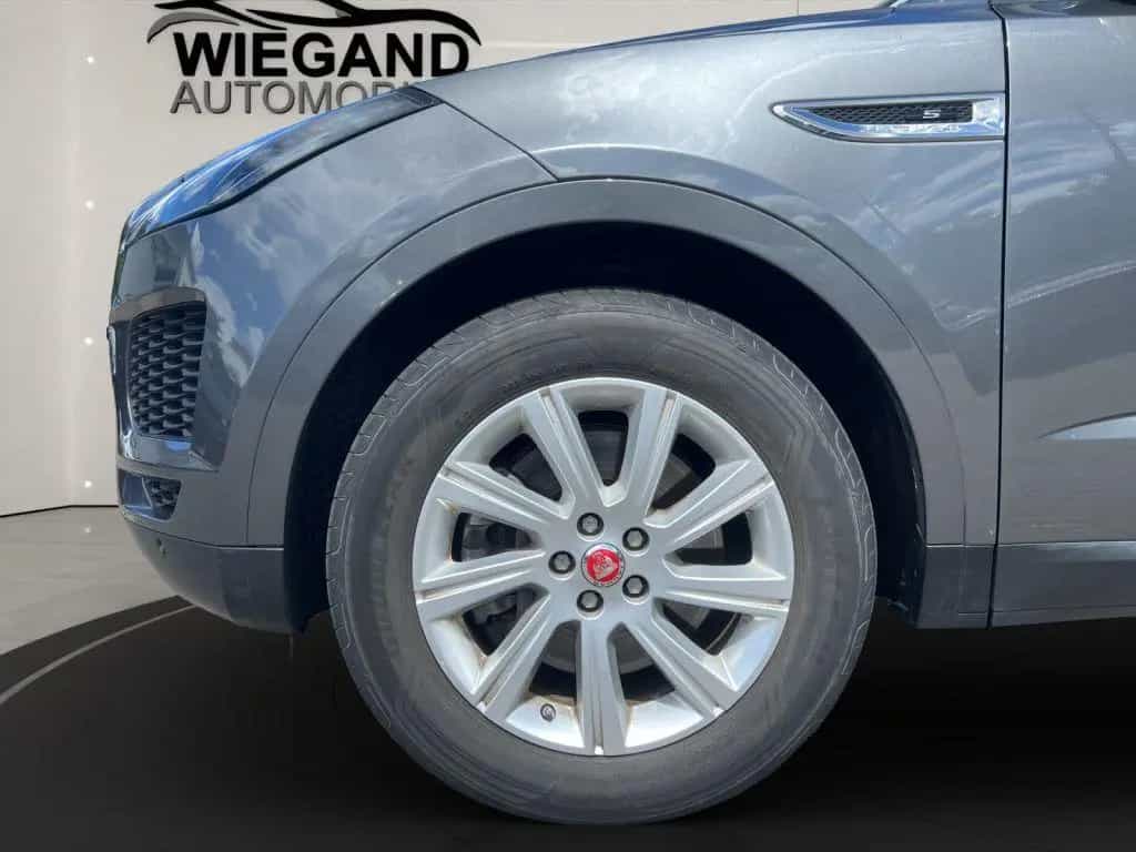 Jaguar E-Pace P250 AWD AUT.+SPURHALTEASSISTENT+LED 09/2018-photo-16