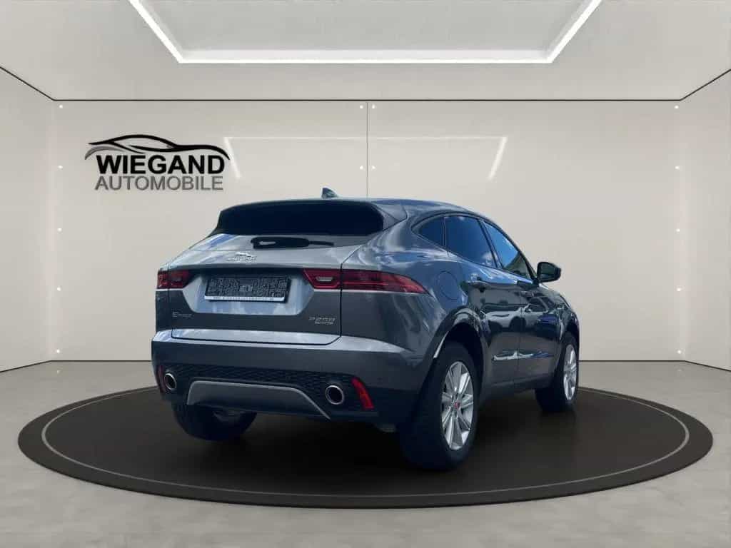 Jaguar E-Pace P250 AWD AUT.+SPURHALTEASSISTENT+LED 09/2018-photo-4