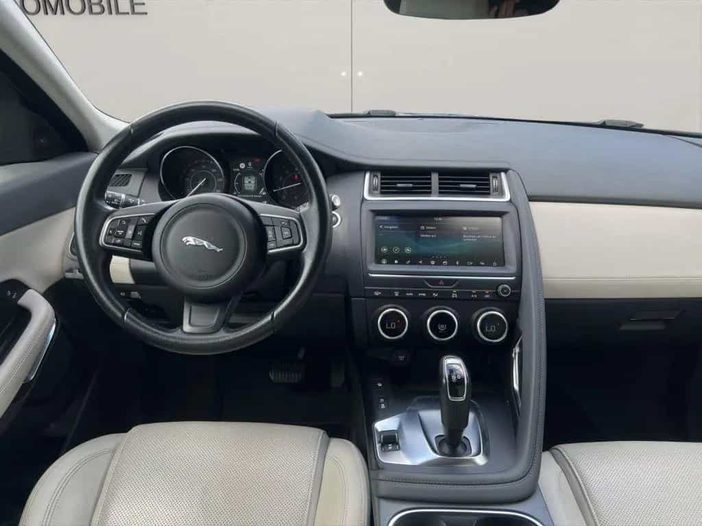 Jaguar E-Pace P250 AWD AUT.+SPURHALTEASSISTENT+LED 09/2018-photo-9