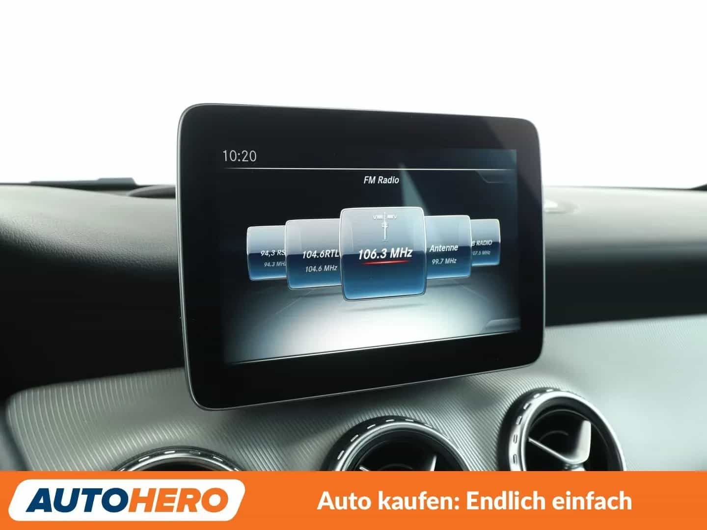 Mercedes-Benz GLA-Class 200 09/2016-photo-12