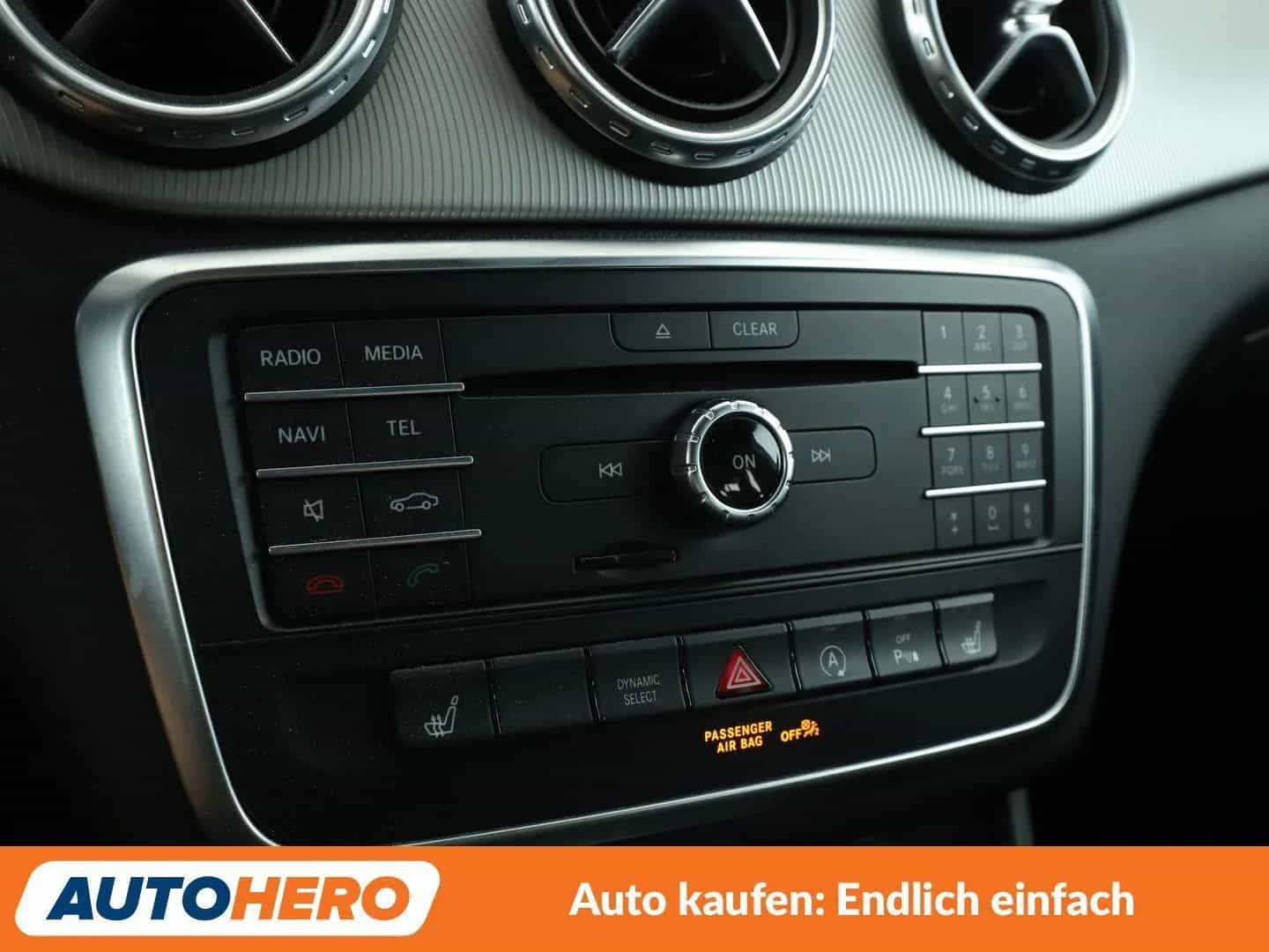 Mercedes-Benz GLA-Class 200 09/2016-photo-13