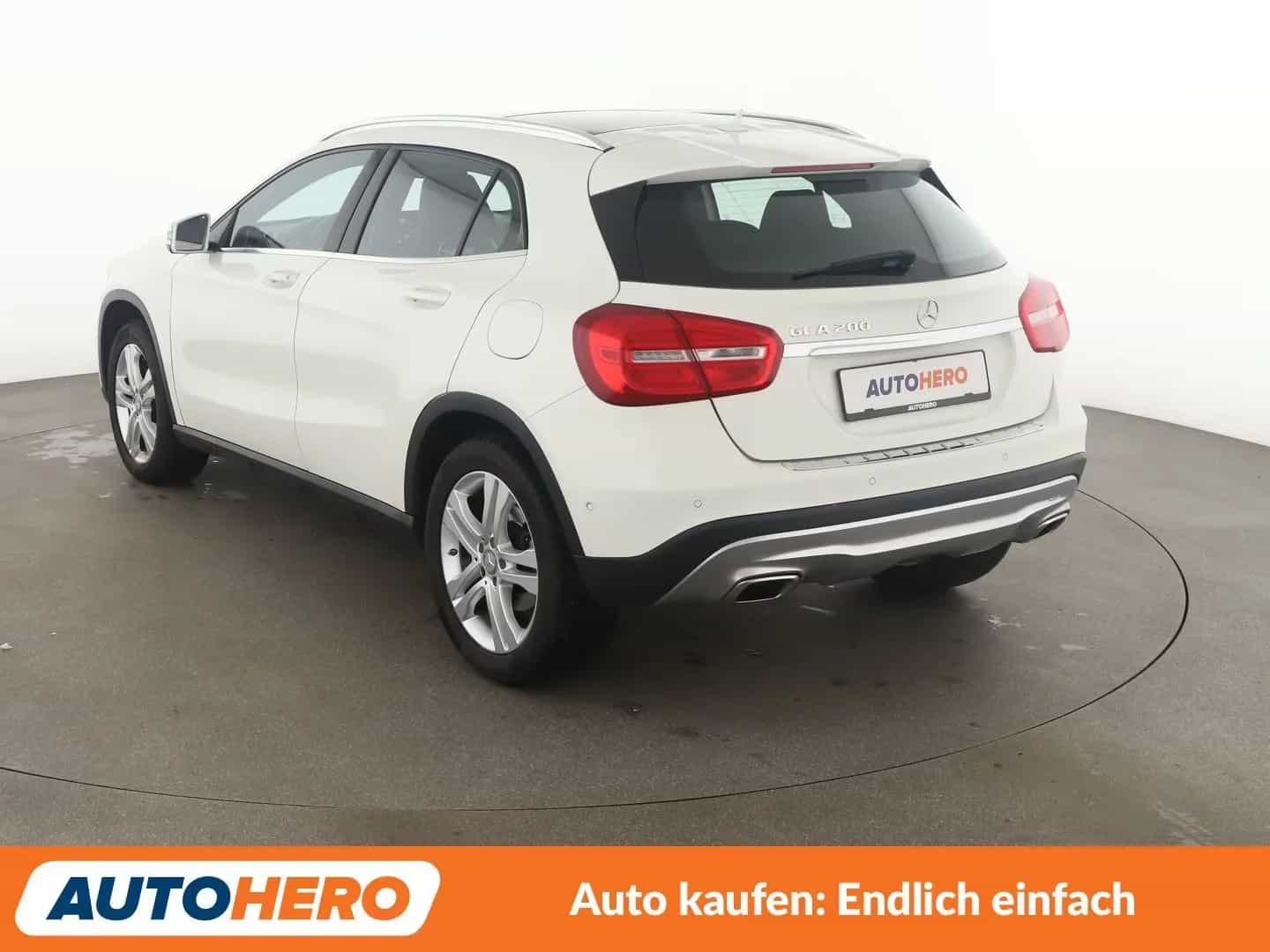 Mercedes-Benz GLA-Class 200 09/2016-photo-2