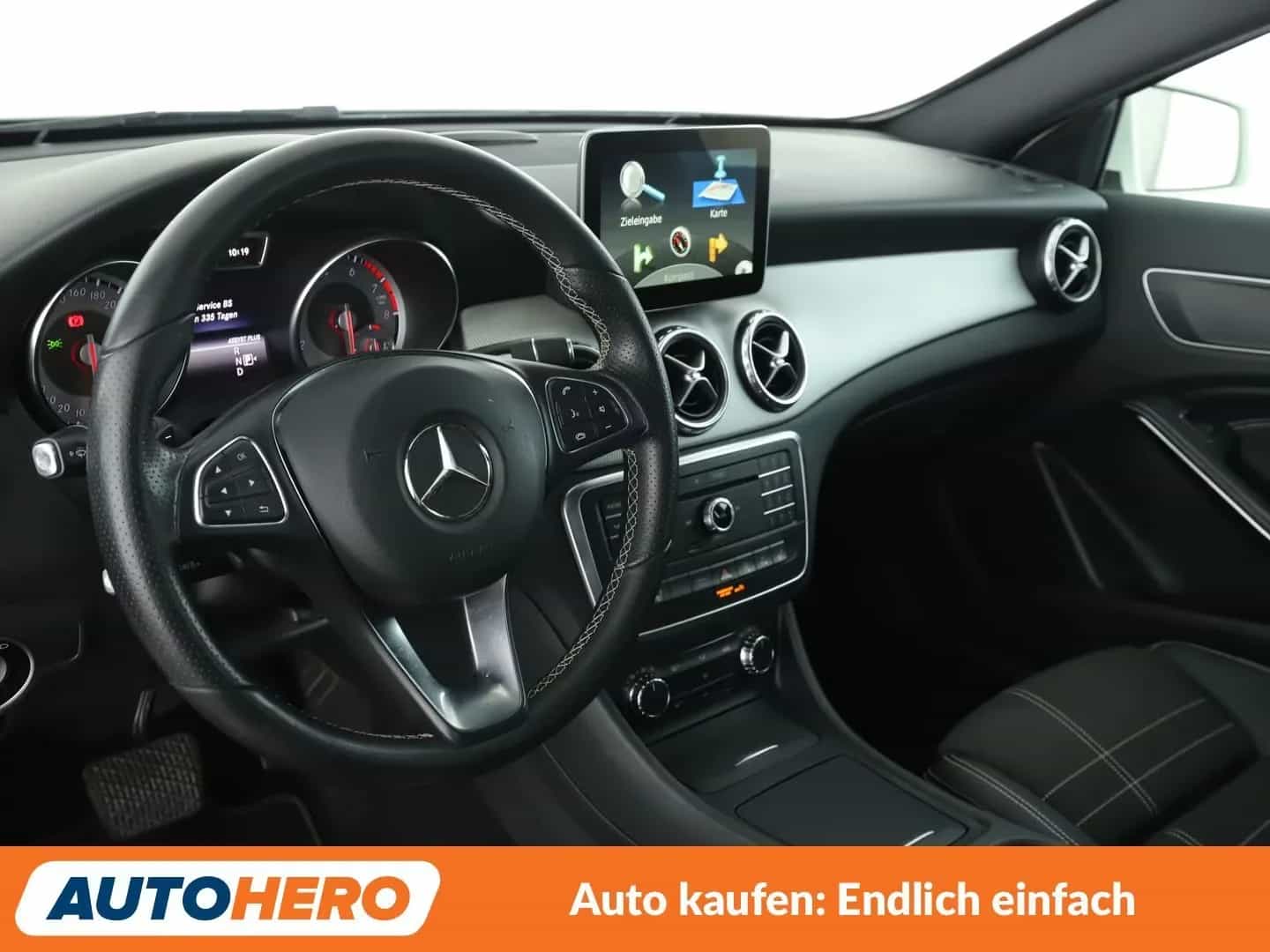Mercedes-Benz GLA-Class 200 09/2016-photo-20