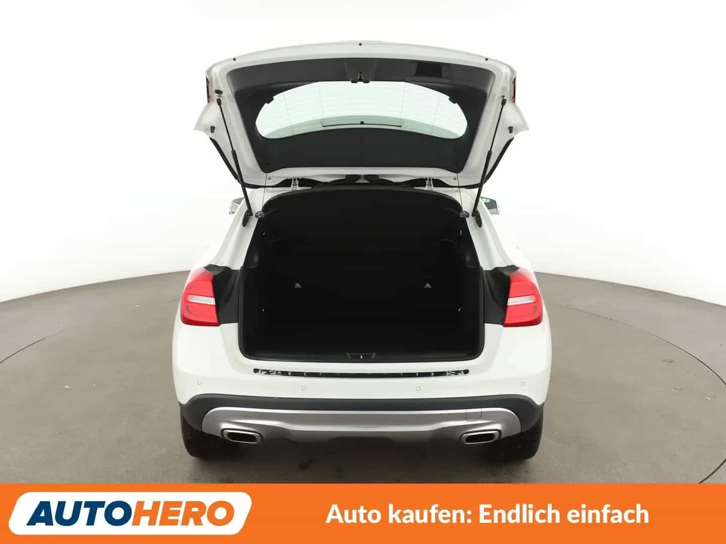 Mercedes-Benz GLA-Class 200 09/2016-photo-23