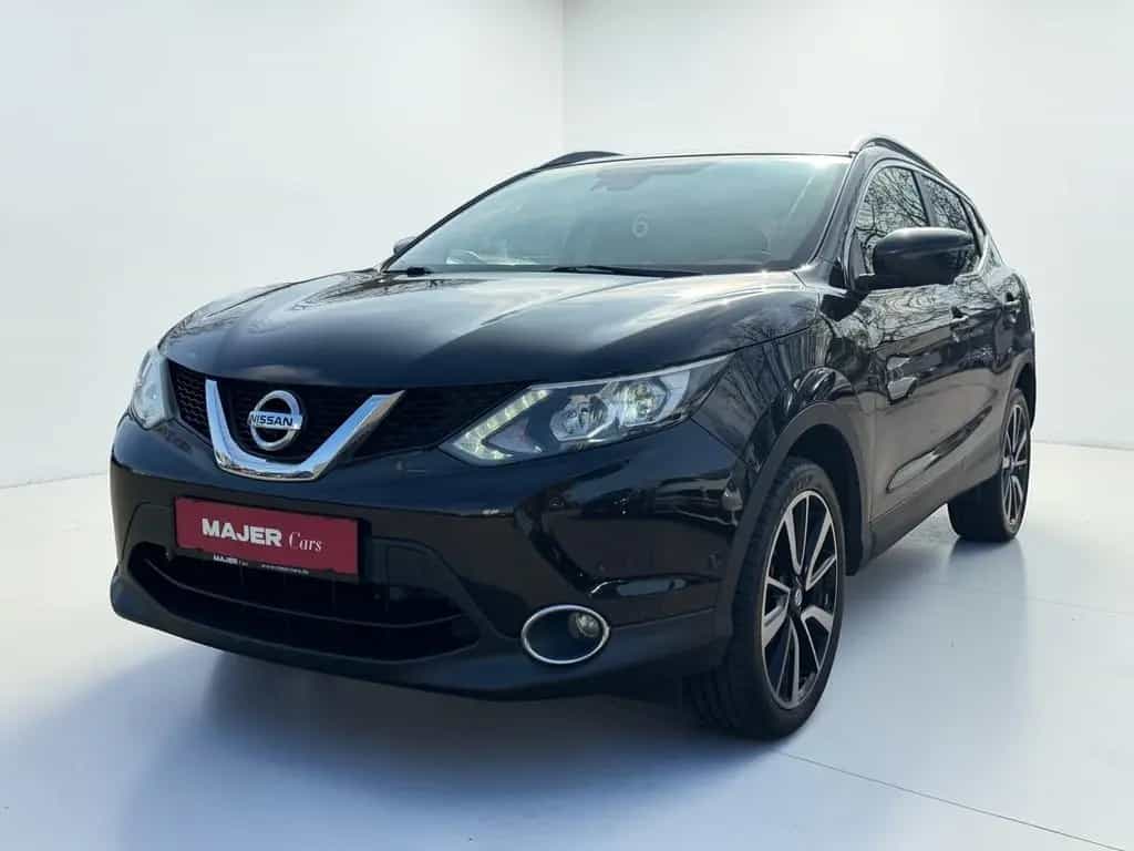 Nissan Qashqai Tekna PANO*360*LEDER*AHK*NAVI 10/2015-photo-1