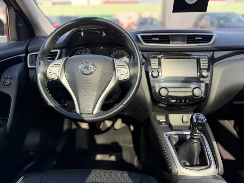 Nissan Qashqai Tekna PANO*360*LEDER*AHK*NAVI 10/2015-photo-14