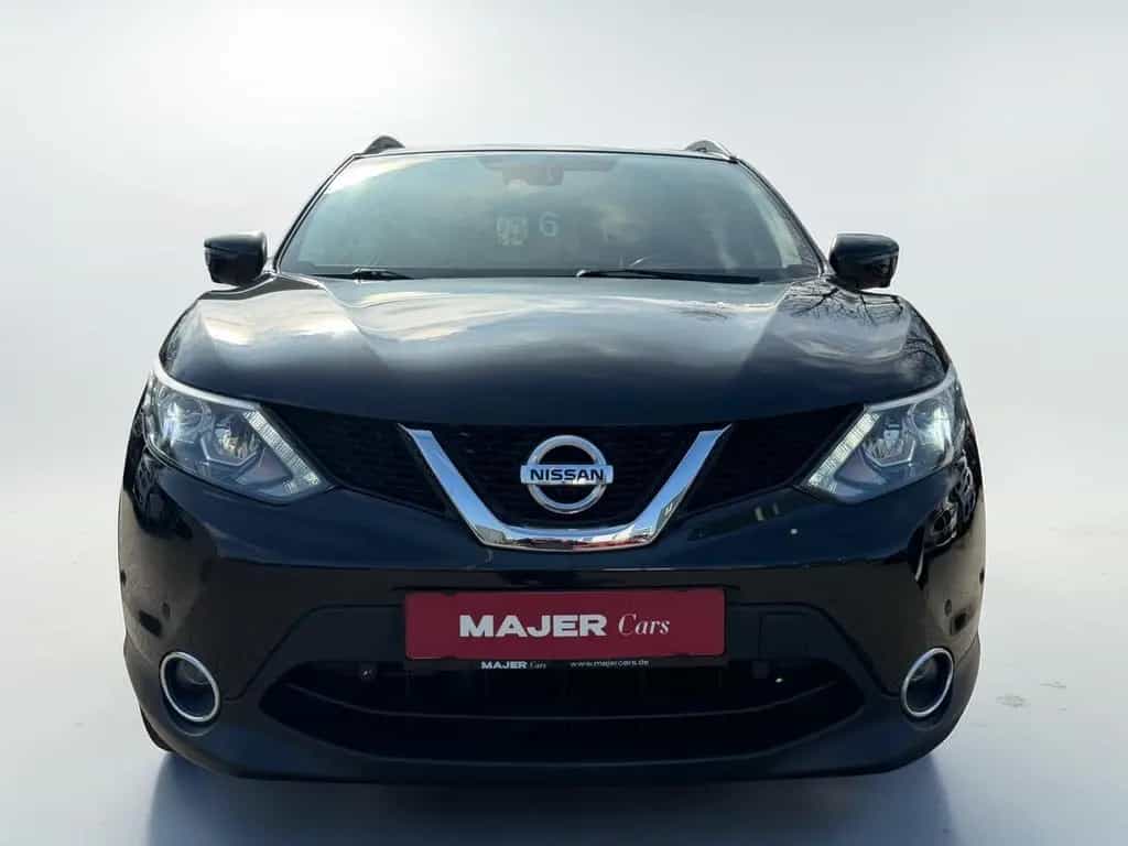 Nissan Qashqai Tekna PANO*360*LEDER*AHK*NAVI 10/2015-photo-2
