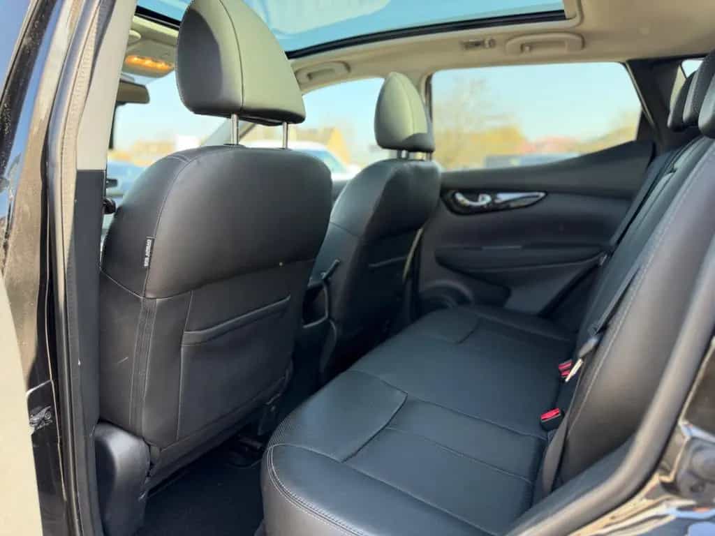 Nissan Qashqai Tekna PANO*360*LEDER*AHK*NAVI 10/2015-photo-22