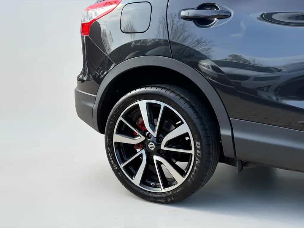 Nissan Qashqai Tekna PANO*360*LEDER*AHK*NAVI 10/2015-photo-4