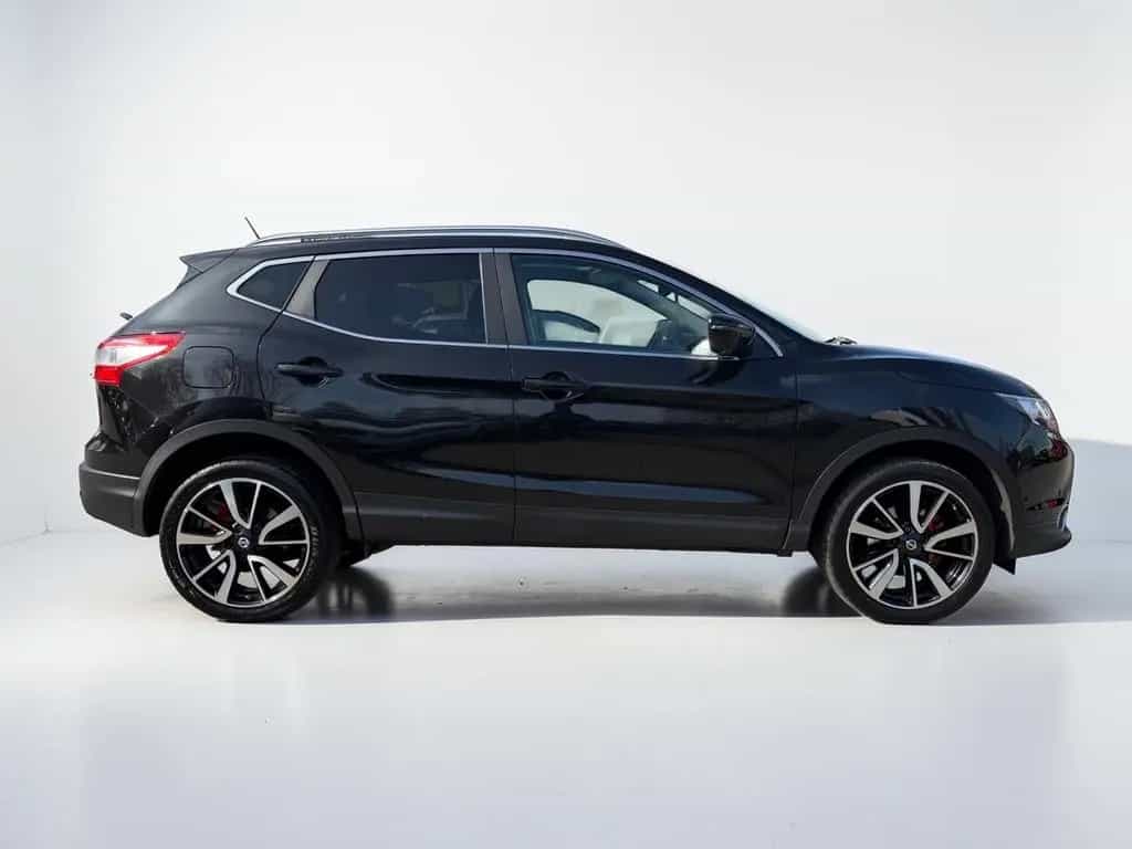 Nissan Qashqai Tekna PANO*360*LEDER*AHK*NAVI 10/2015-photo-5
