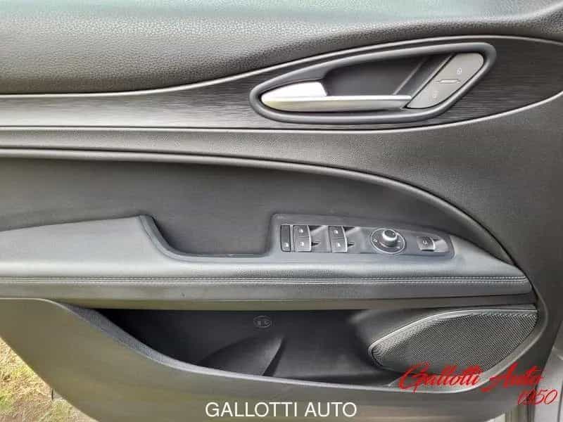 Alfa Romeo Stelvio 2.2 Turbodiesel 180CV AT8 Bus 11/2017-photo-3