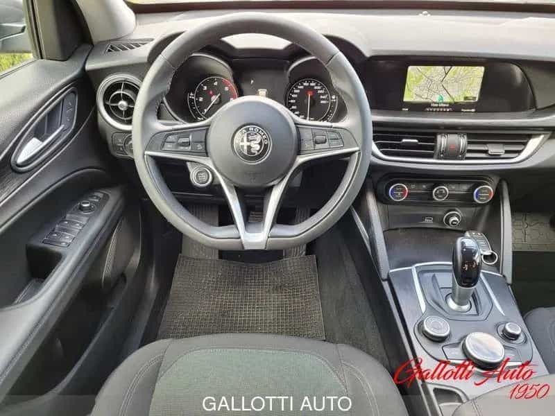 Alfa Romeo Stelvio 2.2 Turbodiesel 180CV AT8 Bus 11/2017-photo-4