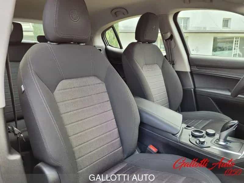 Alfa Romeo Stelvio 2.2 Turbodiesel 180CV AT8 Bus 11/2017-photo-5