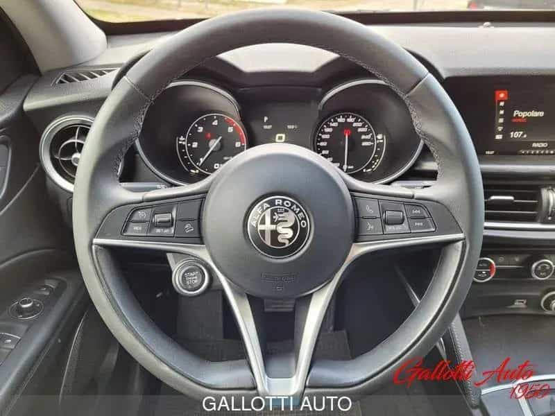 Alfa Romeo Stelvio 2.2 Turbodiesel 180CV AT8 Bus 11/2017-photo-6