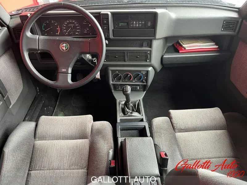 Alfa Romeo 75 3.0i V6 America 02/1989-photo-8