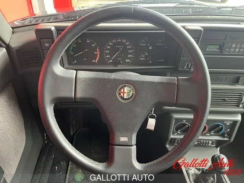 Alfa Romeo 75 3.0i V6 America 02/1989-photo-9