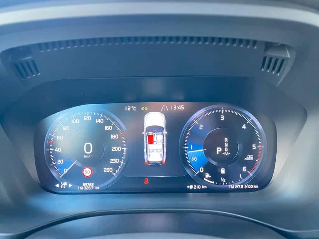 Volvo XC60 B5 (Diesel)- R Design ACC*AHK*LED*Navi* 04/2021-photo-15