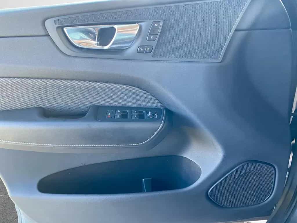 Volvo XC60 B5 (Diesel)- R Design ACC*AHK*LED*Navi* 04/2021-photo-16