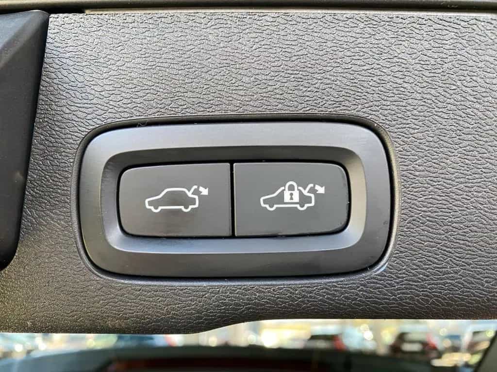 Volvo XC60 B5 (Diesel)- R Design ACC*AHK*LED*Navi* 04/2021-photo-22