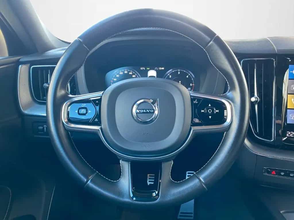 Volvo XC60 B5 (Diesel)- R Design ACC*AHK*LED*Navi* 04/2021-photo-9